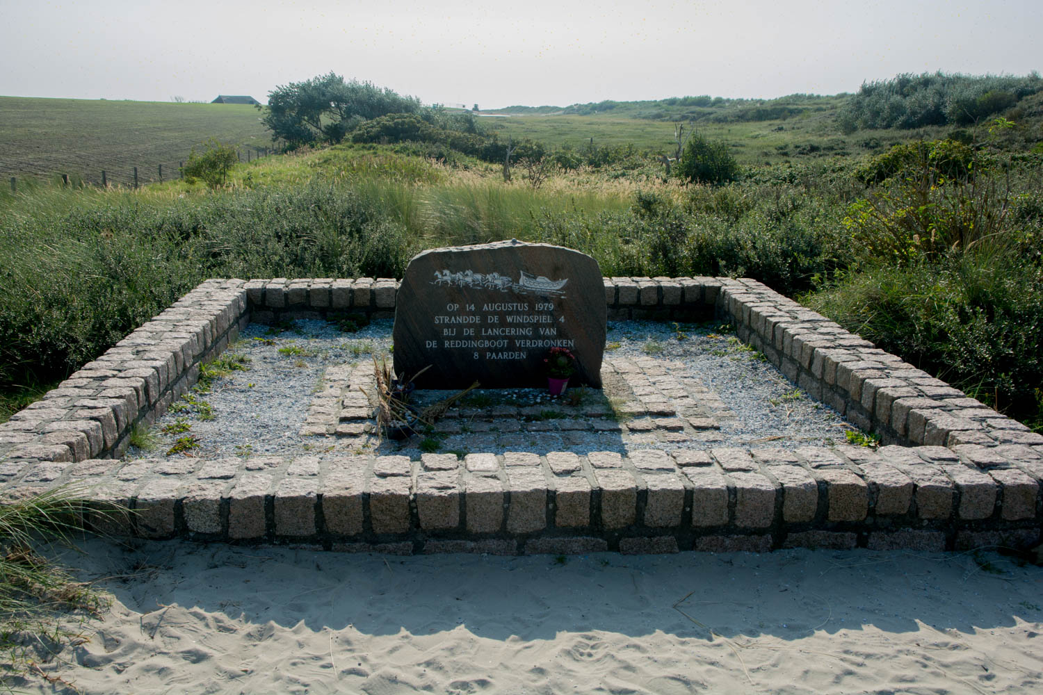 64-monument